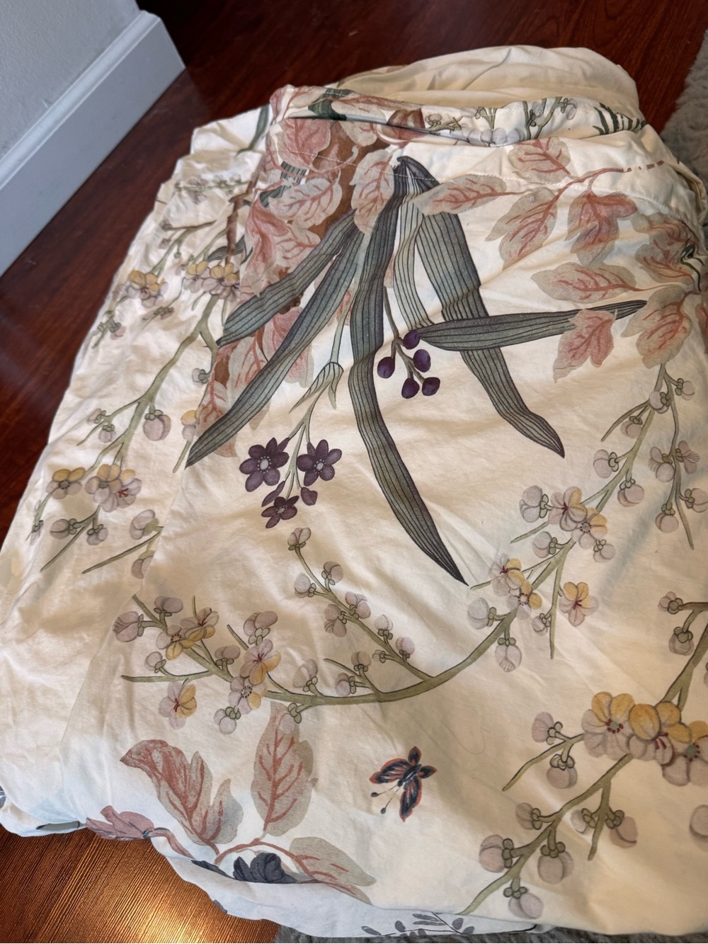 King Size Pottery Barn Cream Floral Duvet Cover with Pink & Blue Flowers- NEW - Picture 2 of 3